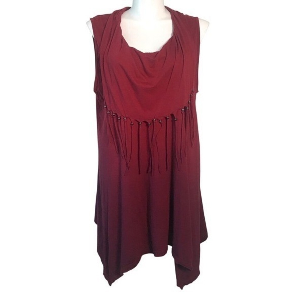 BEVERLY DRIVE RED SLEEVELESS TOP W/TASSEL COWLNECK‎